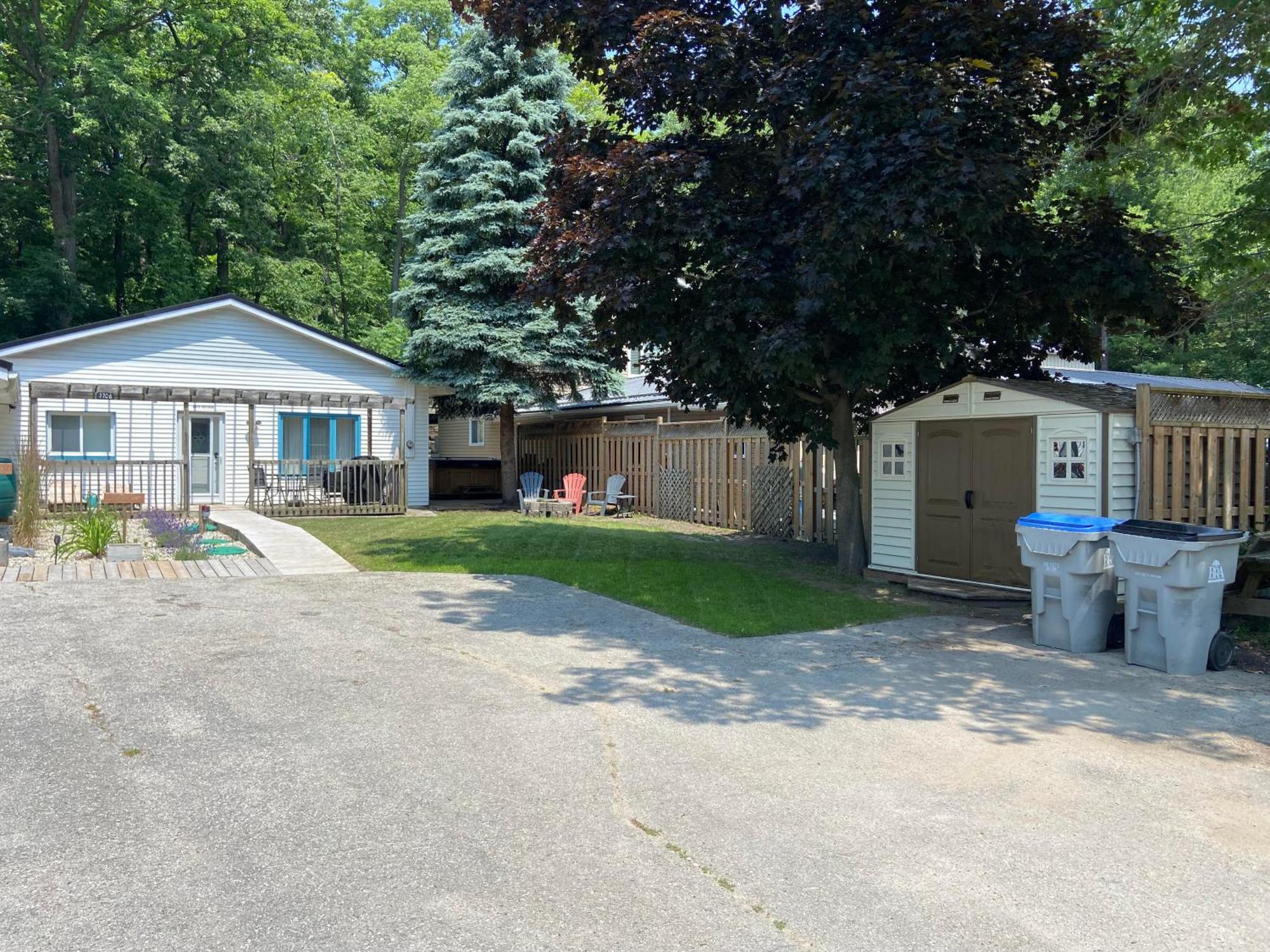 Cozy Cottage Retreat Lambton Shores Exterior foto